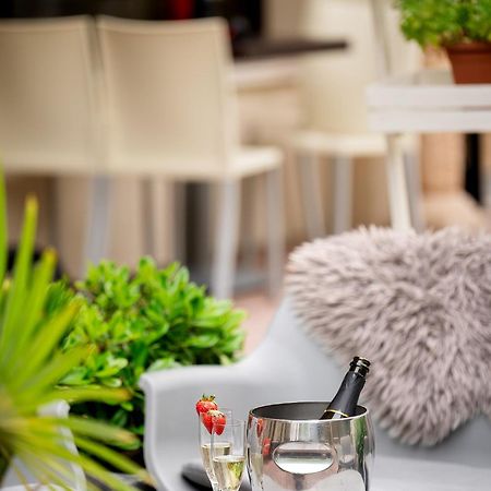 Hotel La Pergola Белариа-Игеа Марина Екстериор снимка