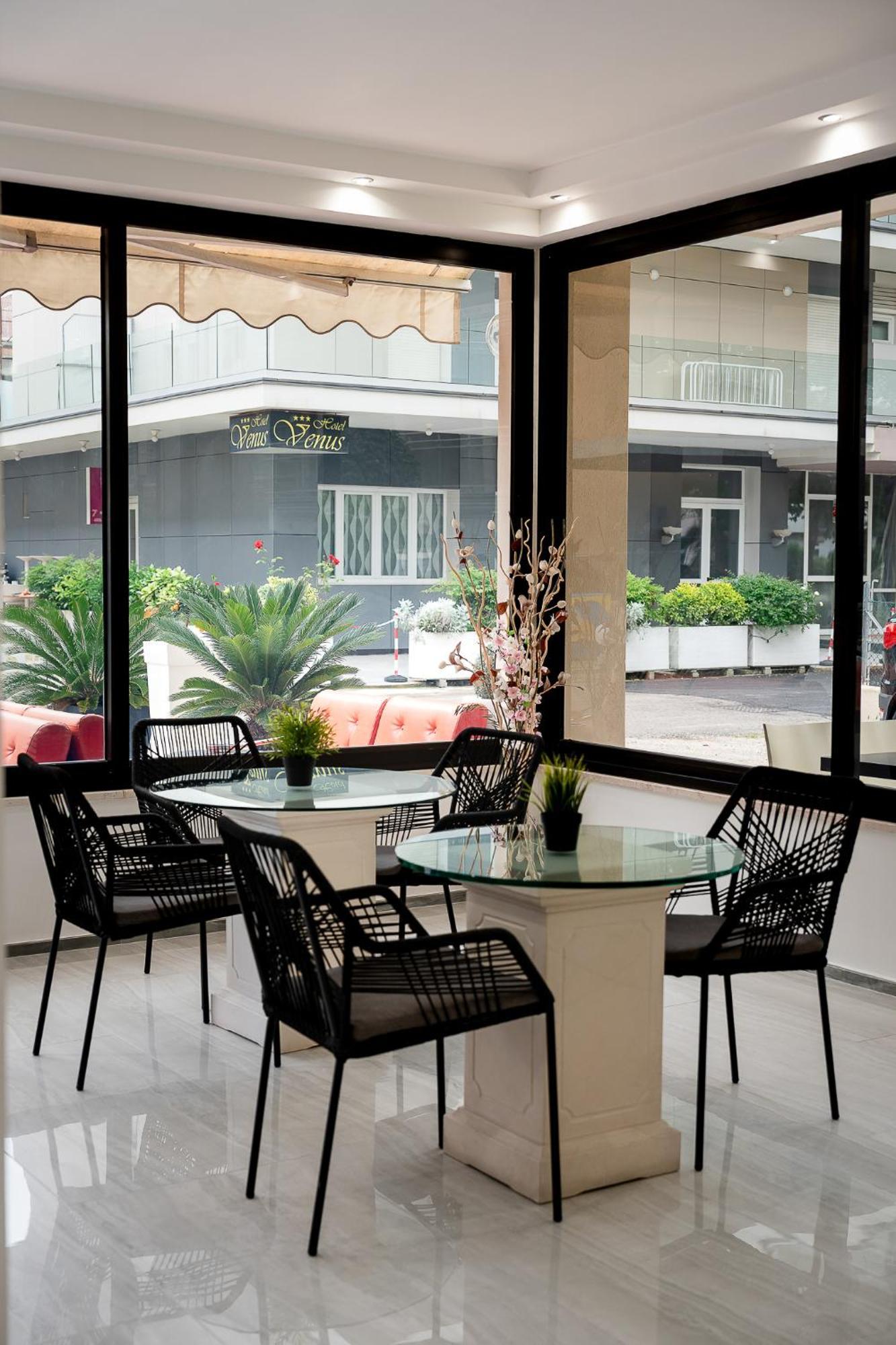 Hotel La Pergola Белариа-Игеа Марина Екстериор снимка