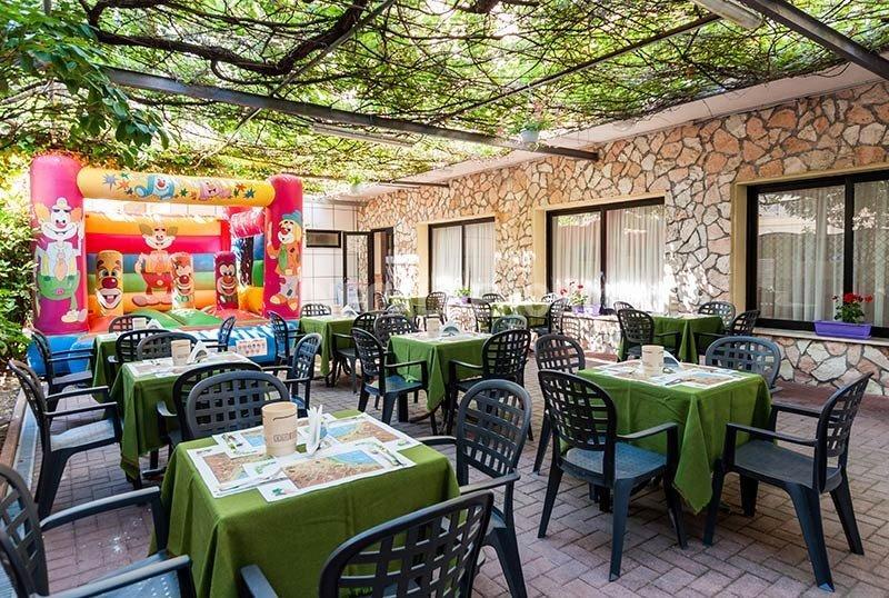 Hotel La Pergola Белариа-Игеа Марина Екстериор снимка